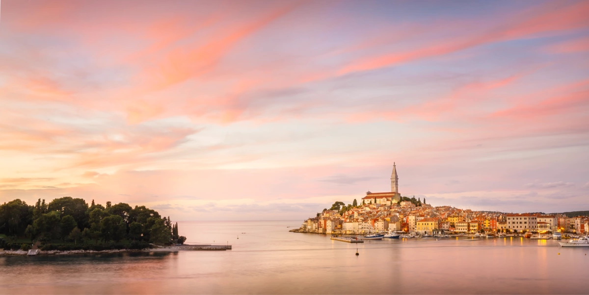 Rovinj tennis coastline